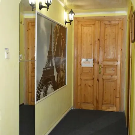 Lucky Hostel *